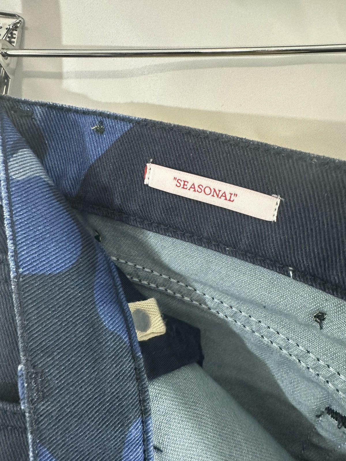 Off-White Off White Blue Camo Pants Size US 33 - 11 Thumbnail