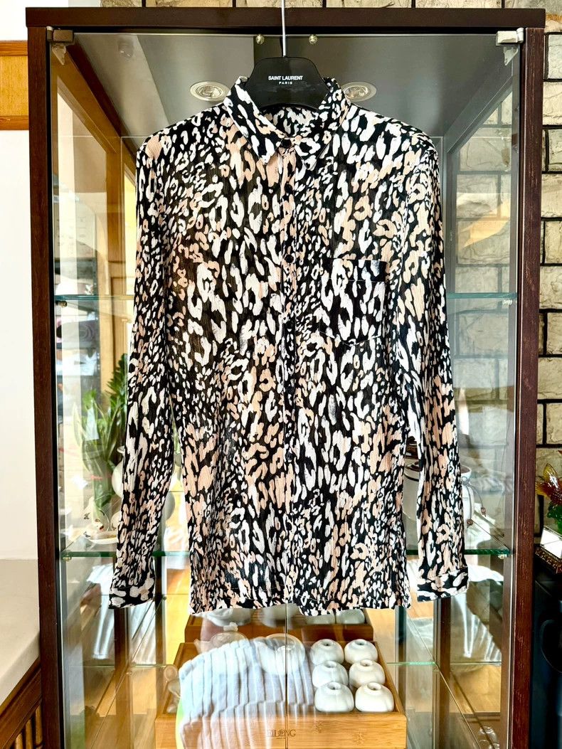 Saint Laurent Paris Saint Laurent Leopard Print Silk Shirt Size US S / EU 44-46 / 1 - 1 Thumbnail