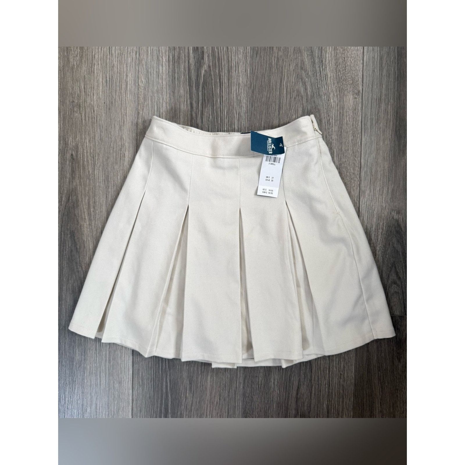 Hollister Hollister Cream Pleated Skirt Size XS NWT Preppy Academia Size 24" / US 00 / IT 34 - 1 Thumbnail