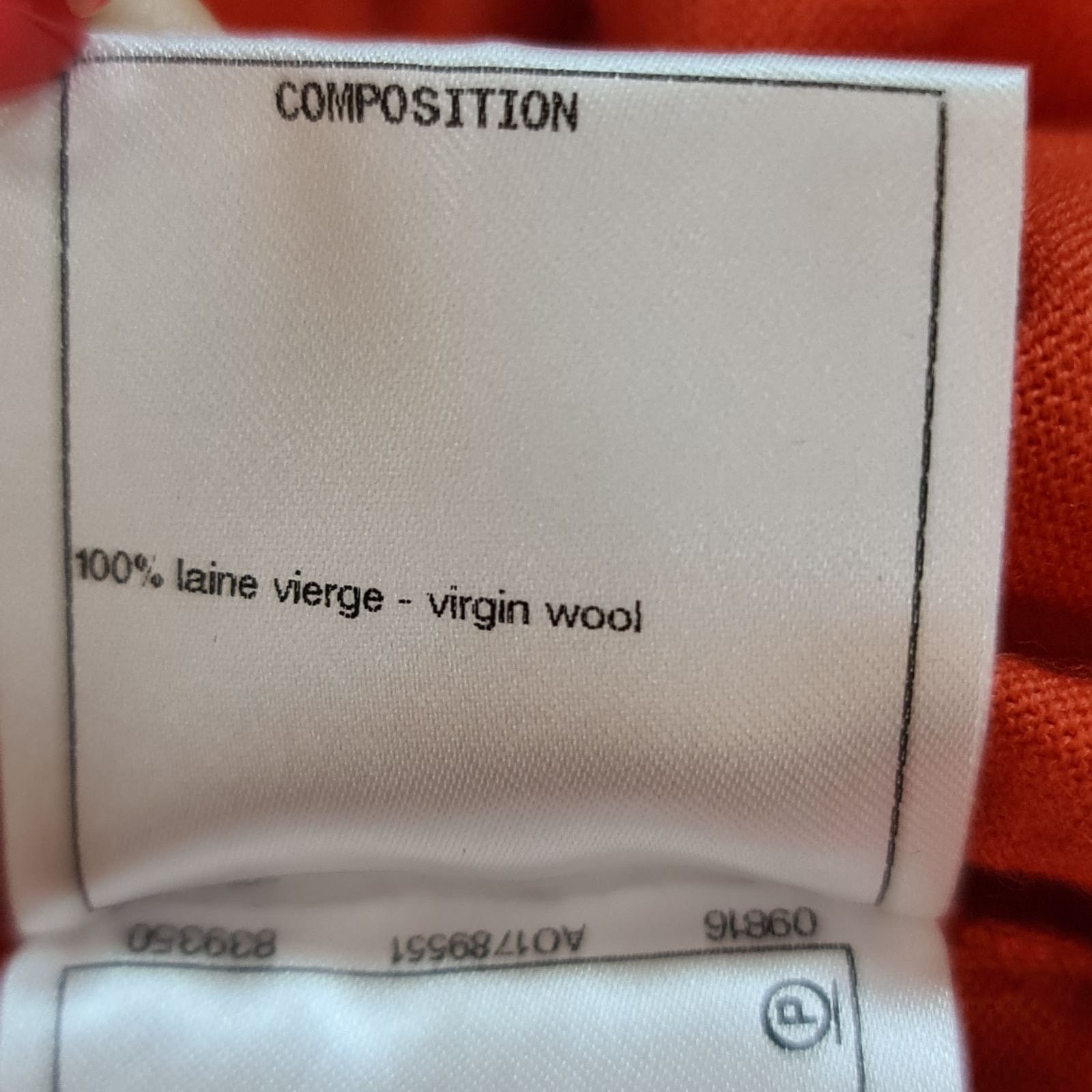 Chanel NWT Chanel Coral Red CC Buttons Jersey Top Sz.40 Size M / US 6-8 / IT 42-44 - 6 Thumbnail