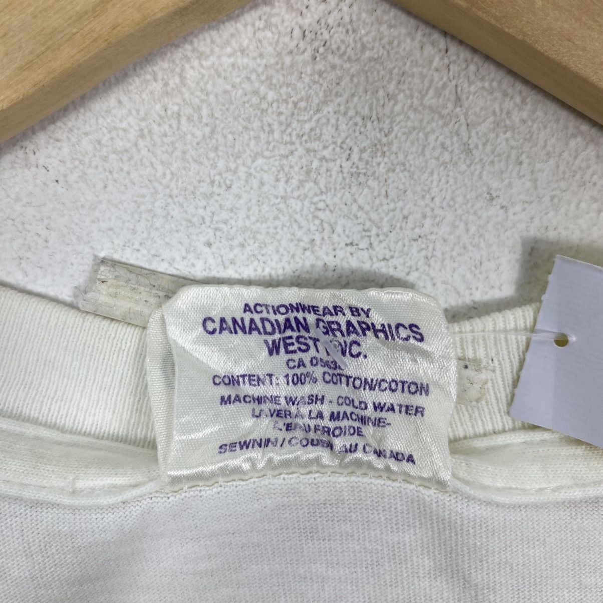Vintage Vintage 90s Waves Canada Maple Leaf T-Shirt XL Single Stitch Size US XL / EU 56 / 4 - 5 Thumbnail