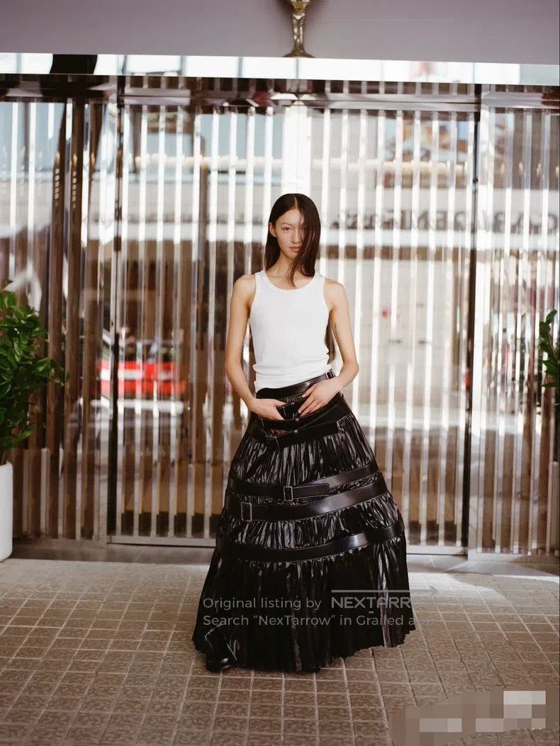 Junya Watanabe Junya Watanabe size S Belted pleated silhouette skirt Size 23" - 2 Thumbnail