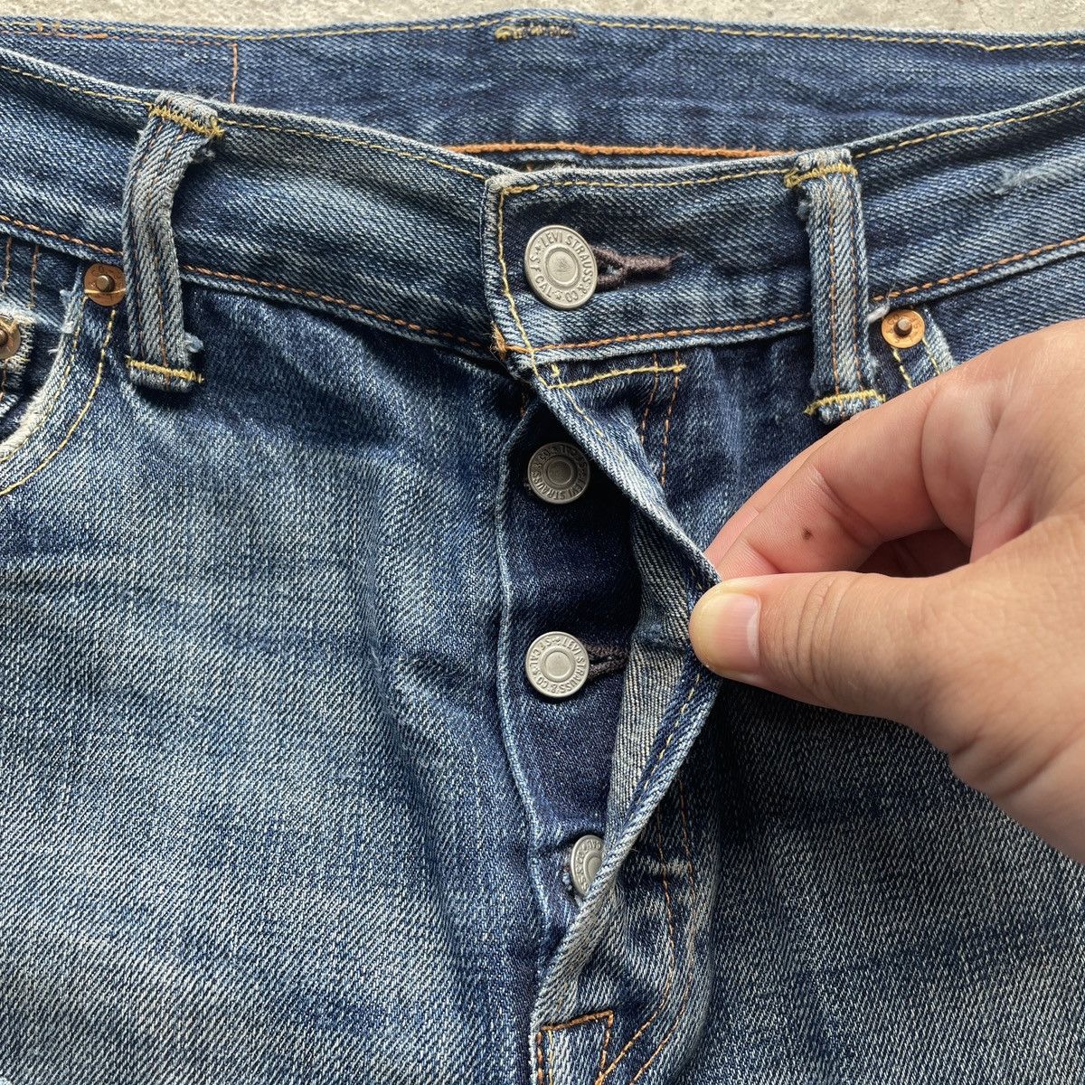Levi's Vintage Clothing W31 Levi’s 501 Faded Jeans Distressed Fly Button Denim Pants Size US 31 - 7 Thumbnail