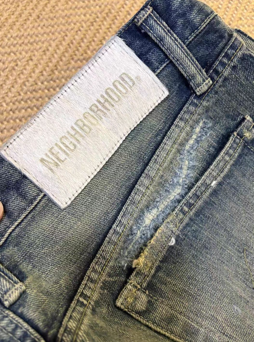 Neighborhood Neighborhood size m Distressed Slashed Washed Jeans Size US 30 / EU 46 - 4 Thumbnail
