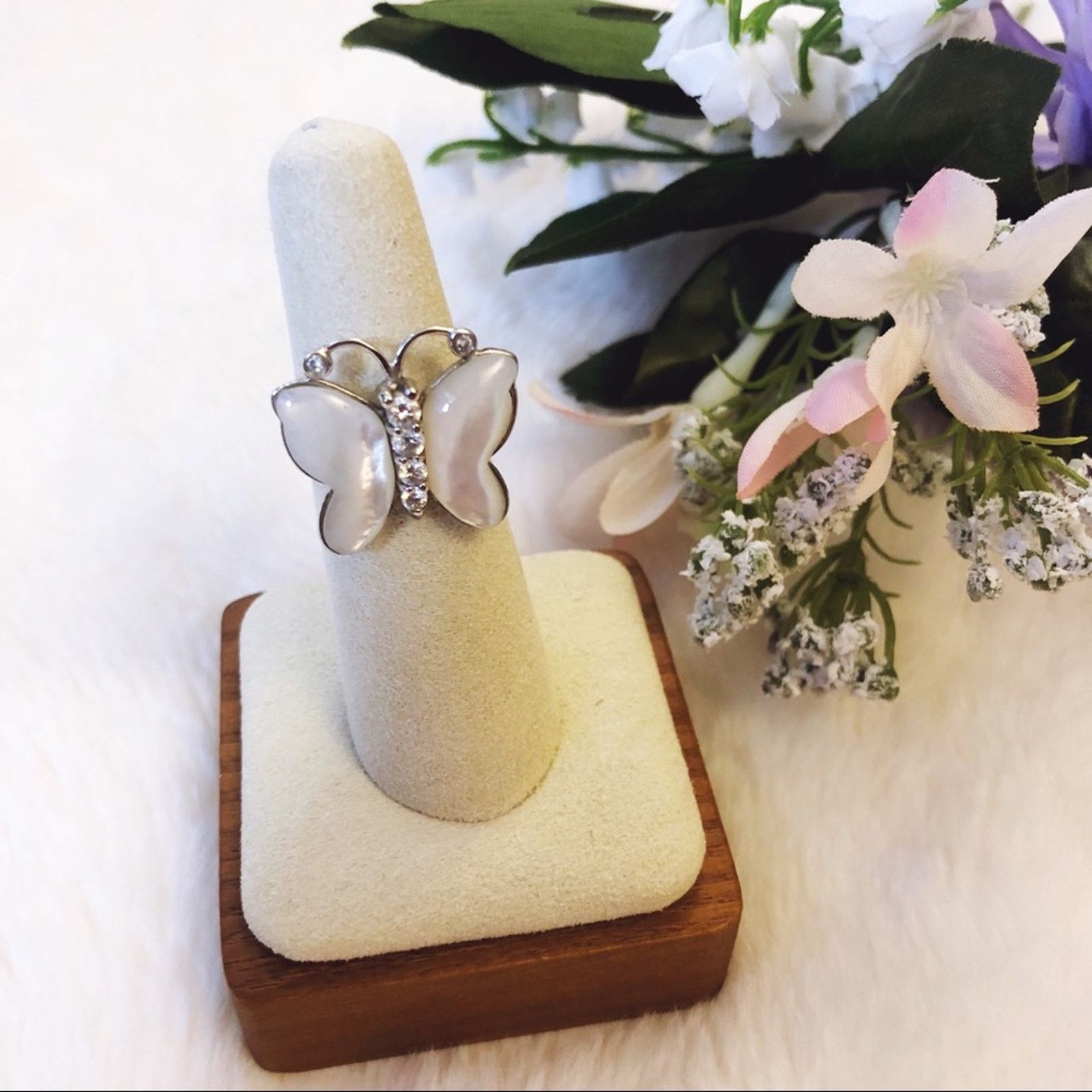 Other Sterling Silver Mother of Pearl Butterfly Ring Size ONE SIZE - 2 Thumbnail