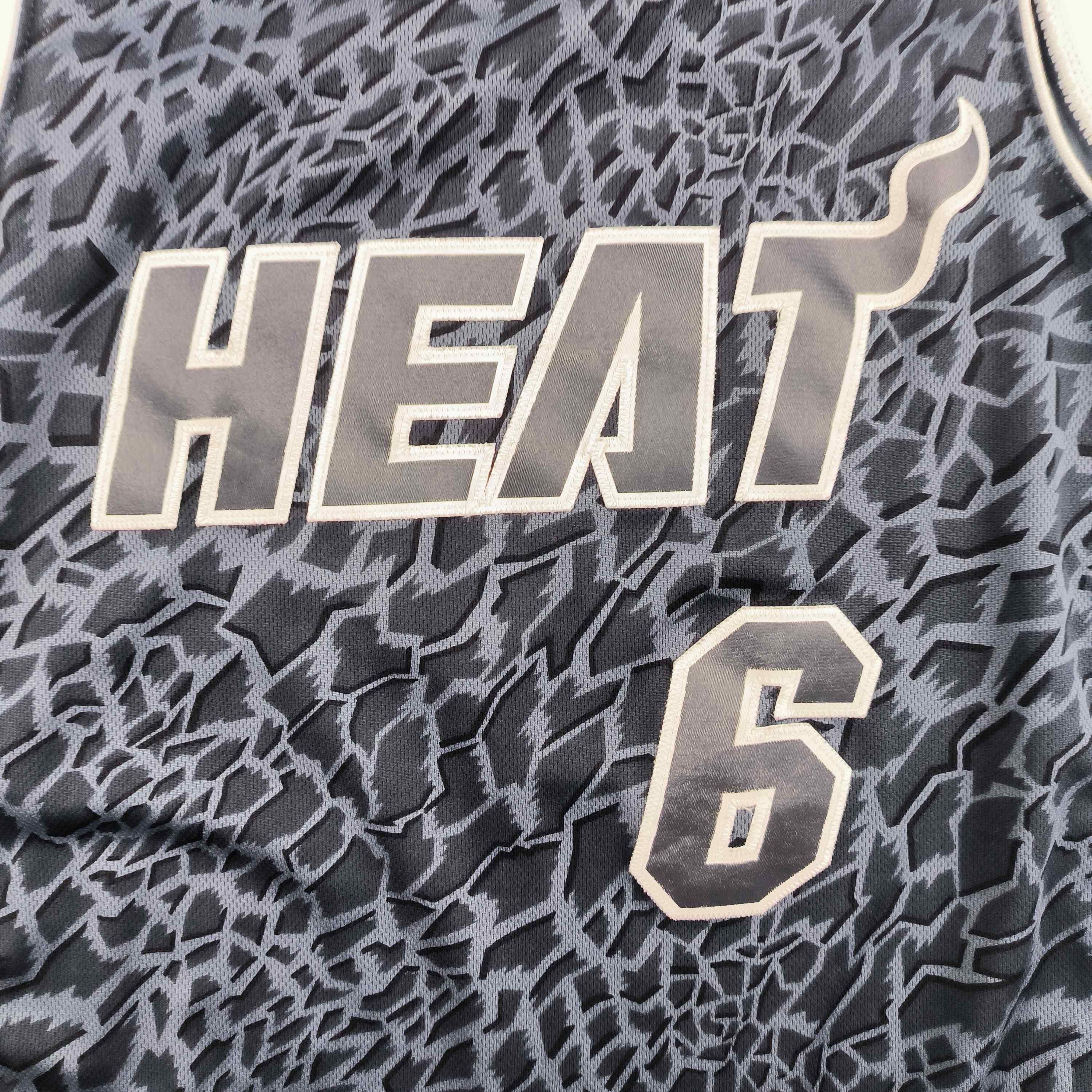Adidas Miami Heat LeBron James Adidas Swingman NBA jersey size S Size US S / EU 44-46 / 1 - 3 Thumbnail