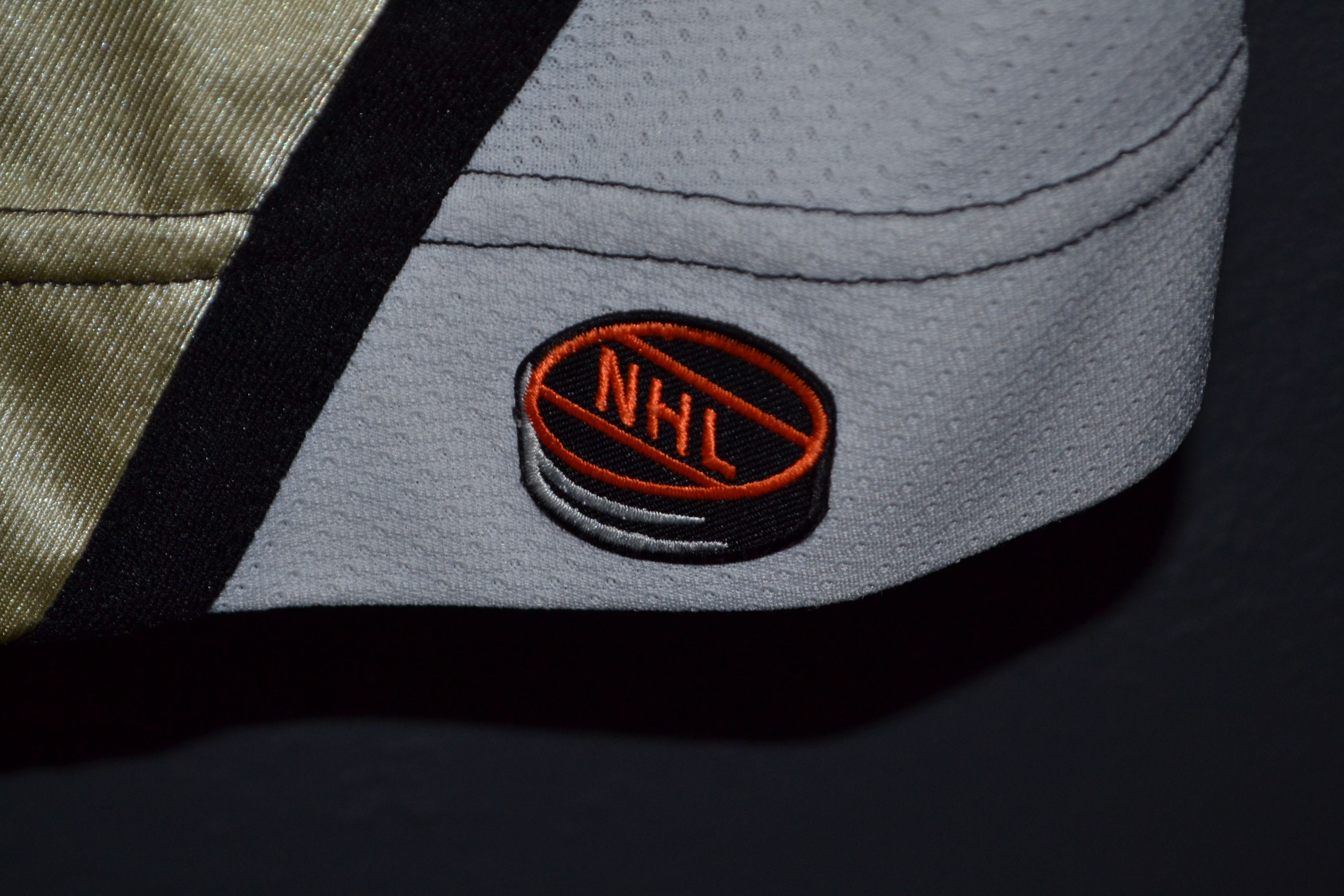 Ccm Pittsburgh Penguins Vintage Malkin 71 CCM Jersey Fight Strap Size US S / EU 44-46 / 1 - 15 Thumbnail