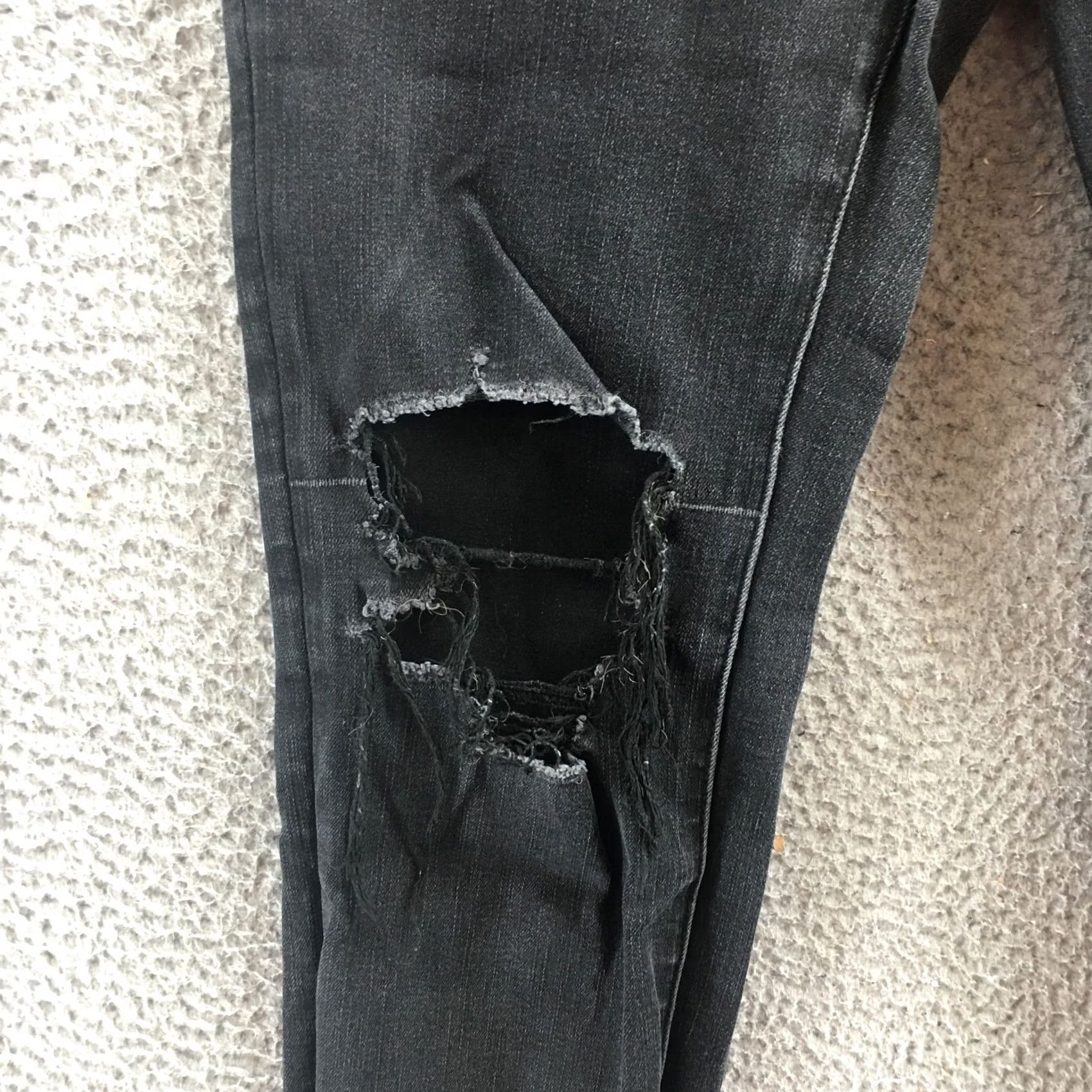 American Eagle Outfitters American Eagle Outfitters Skinny Jeans Womens 10 Black High Rise Distressed-Style 30x26 XS? Size 32" / US 10 / IT 46 - 6 Thumbnail