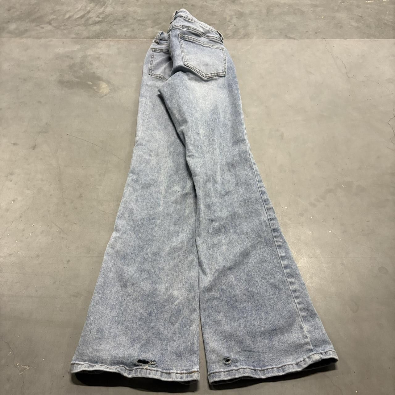 Vintage Crazy Vintage Y2K/2000s Flared Flower Embroidered Light Wash Denim Jeans! Size 24" / US 00 / IT 34 - 4 Thumbnail