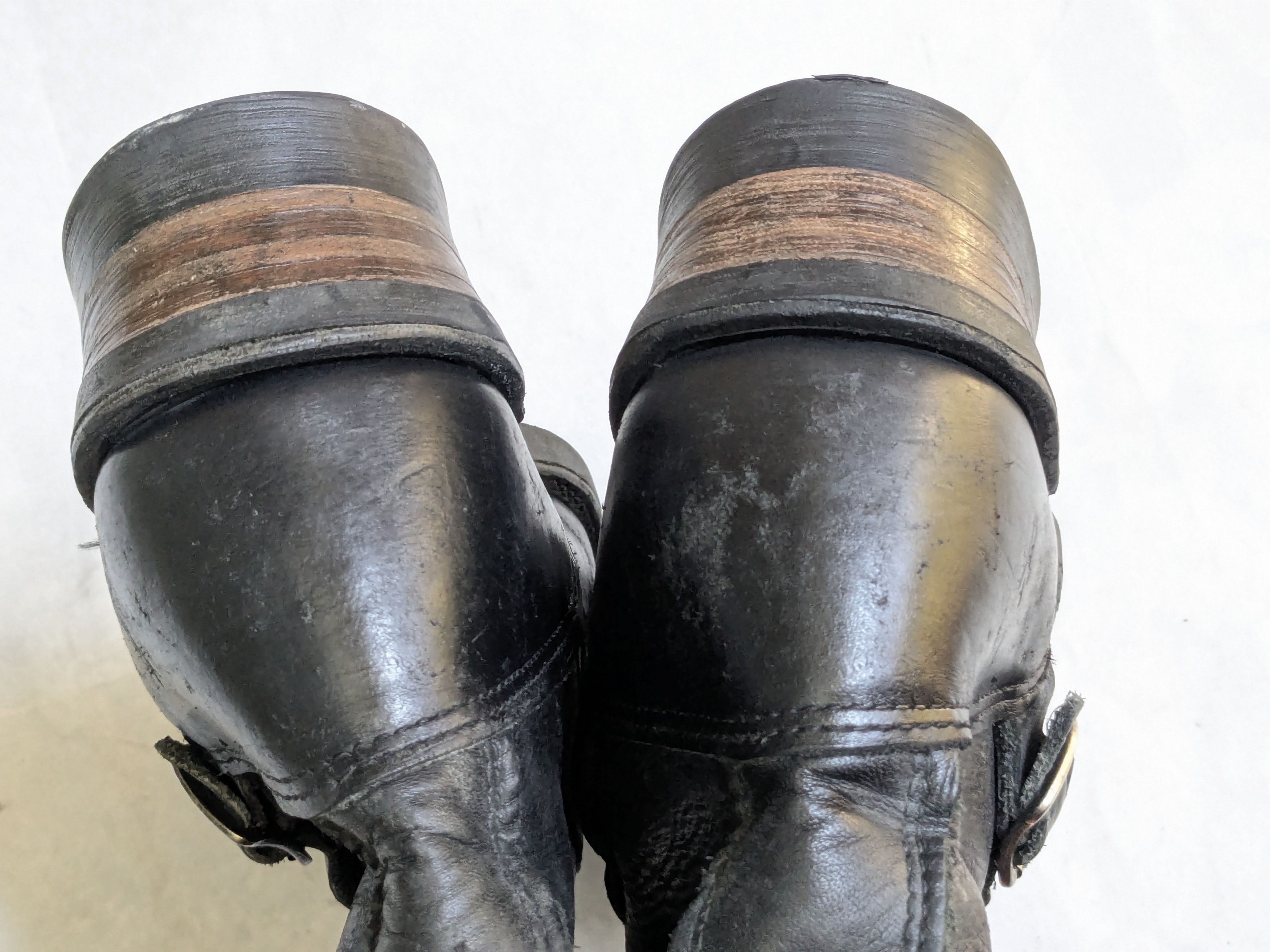 Frye Frye Engineer Black Leather 9.5 M Leather Buckle Size US 9.5 / EU 42-43 - 17 Thumbnail
