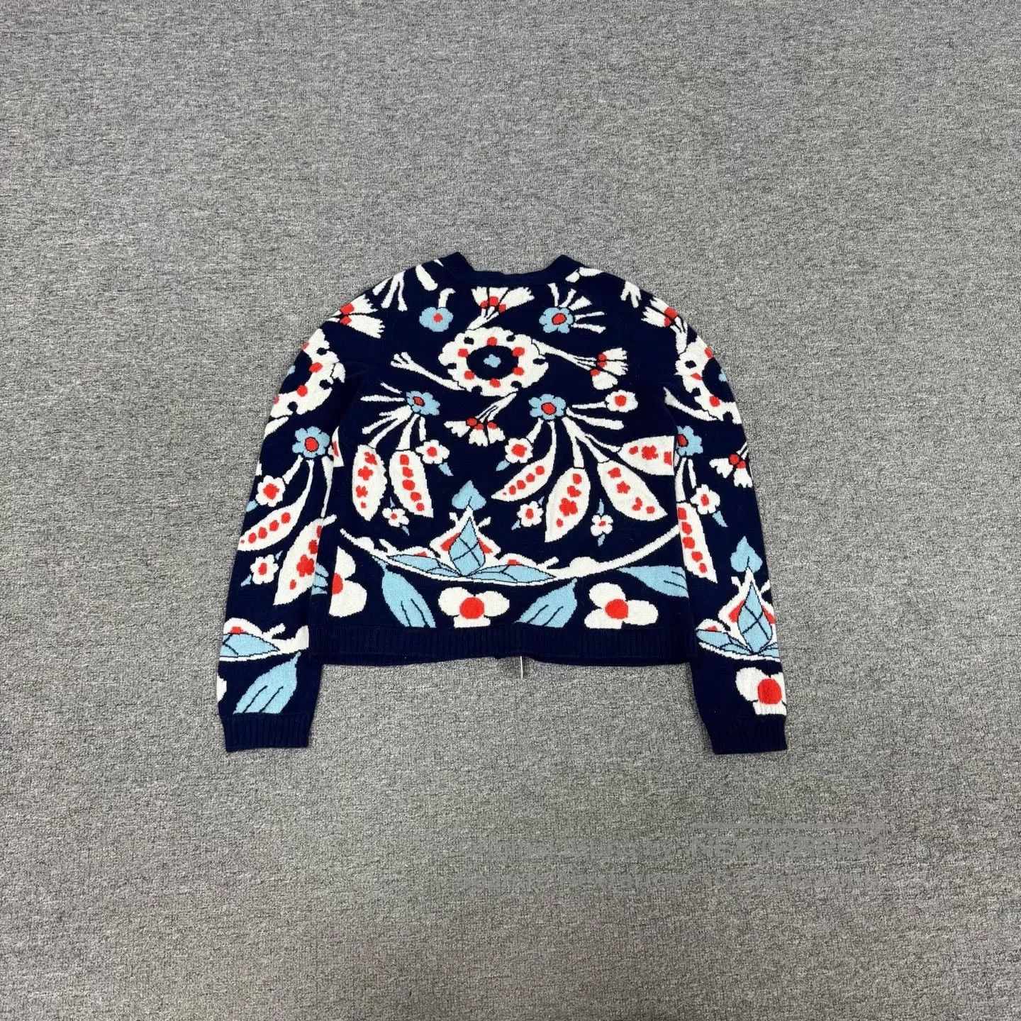 Chanel Chanel Paris, Dubai Resort Series multicolour Karlson jack Size L / US 10 / IT 46 - 2 Thumbnail
