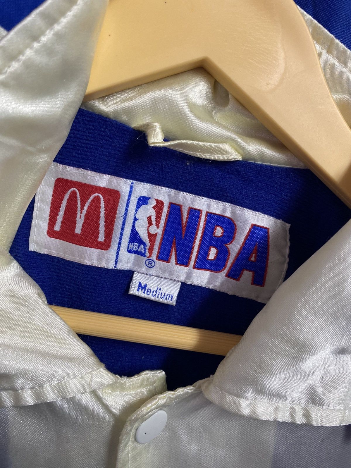 NBA vintage 1994-95 NBA satin bomber-style light jacket Size US XL / EU 56 / 4 - 4 Thumbnail