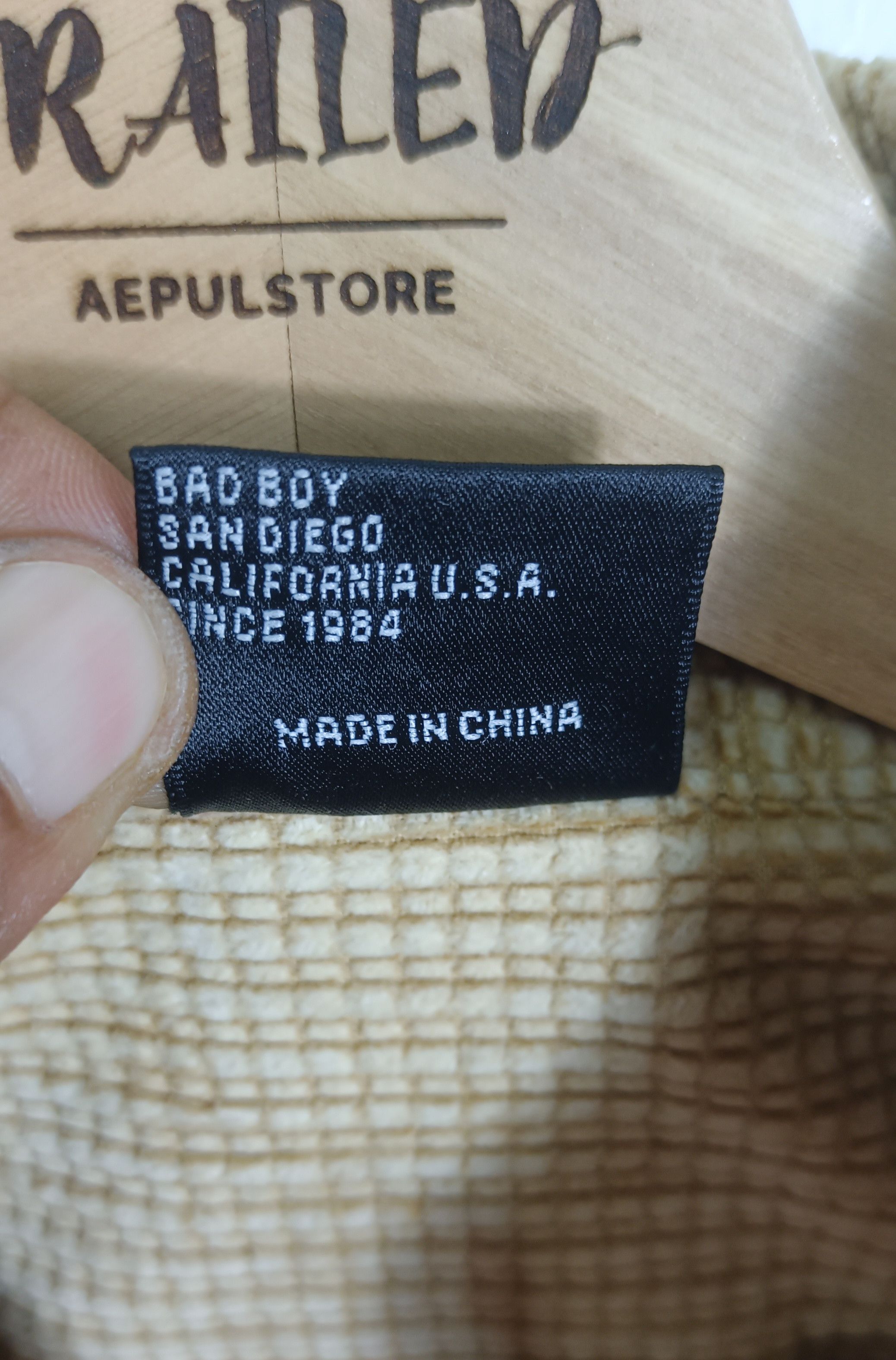 If Six Was Nine 2000s Bad Boys San Diego Embroidery Button Up Size US M / EU 48-50 / 2 - 10 Thumbnail