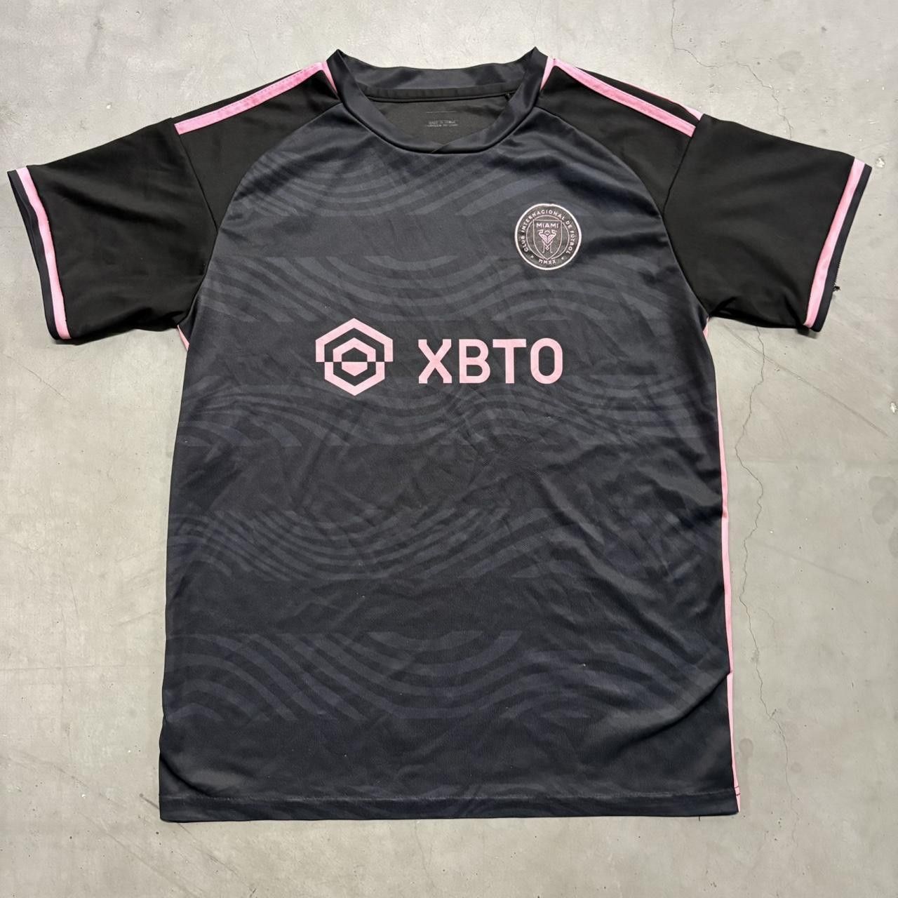 Vintage Crazy Vintage Y2K/2000s Black and Pink Lionel Messi Miami Football Soccer Jersey! Size US M / EU 48-50 / 2 - 1 Thumbnail