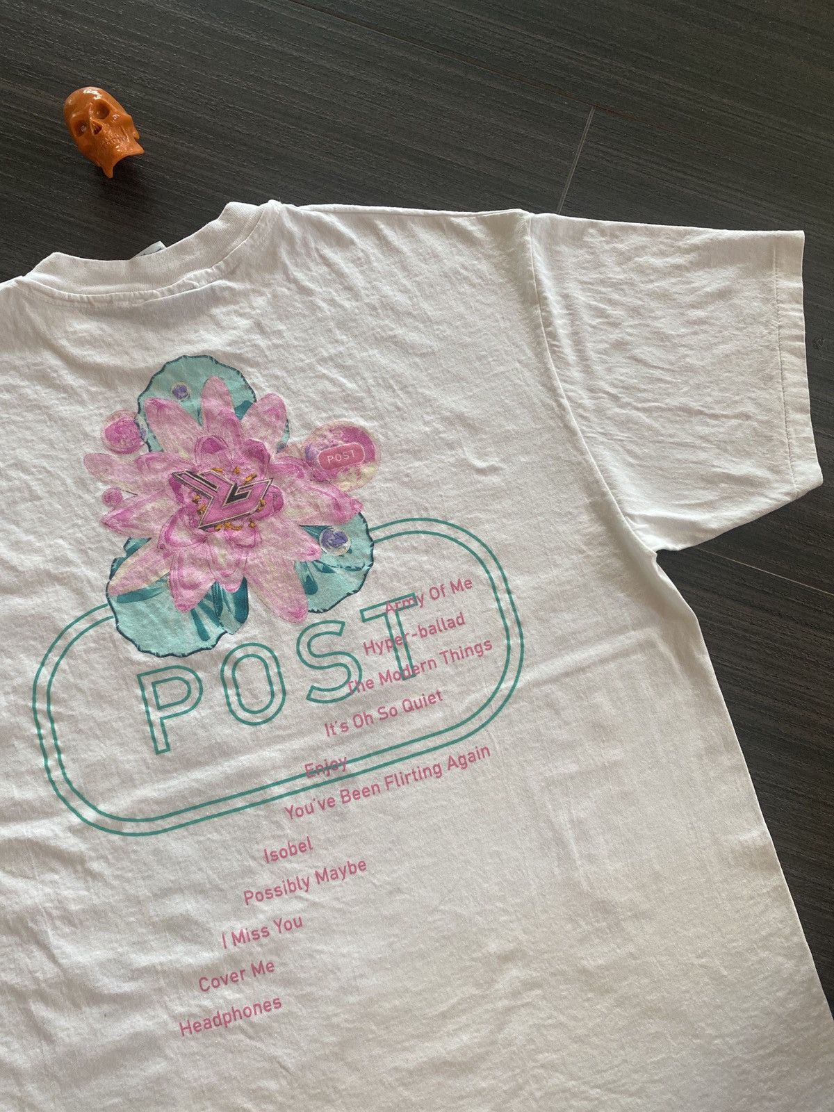 Band Tees 1995 Bjork Post album art shirt sz XL Size US XL / EU 56 / 4 - 5 Thumbnail