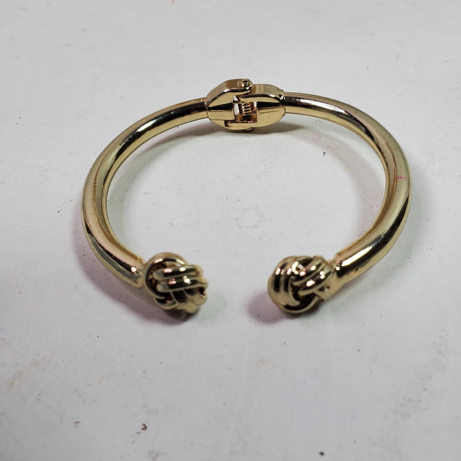 The Unbranded Brand Casual Career Cuff Bracelet Knot Ends Gold Tone NOS Size ONE SIZE - 3 Thumbnail