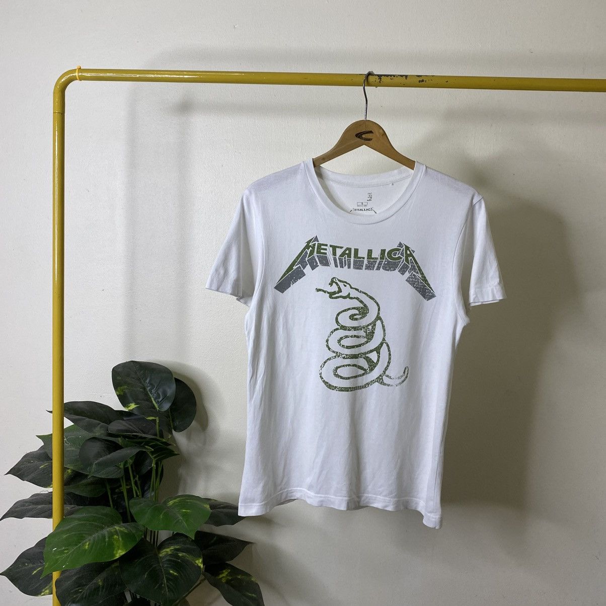 Metallica Metallica x Uniqlo UT Snake Collaboration Band T Shirt Size US S / EU 44-46 / 1 - 1 Thumbnail