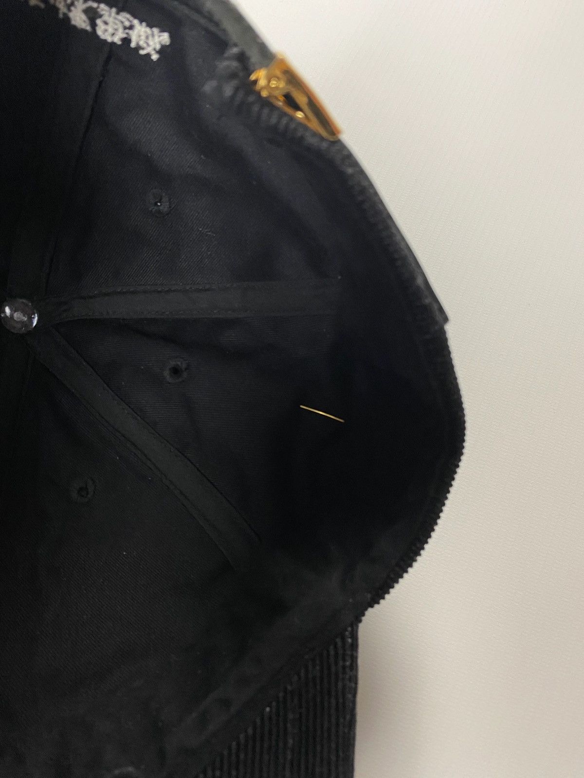 Undercover UNDERCOVER BUNNY HAT IN BLACK SZ:OS Size ONE SIZE - 5 Thumbnail