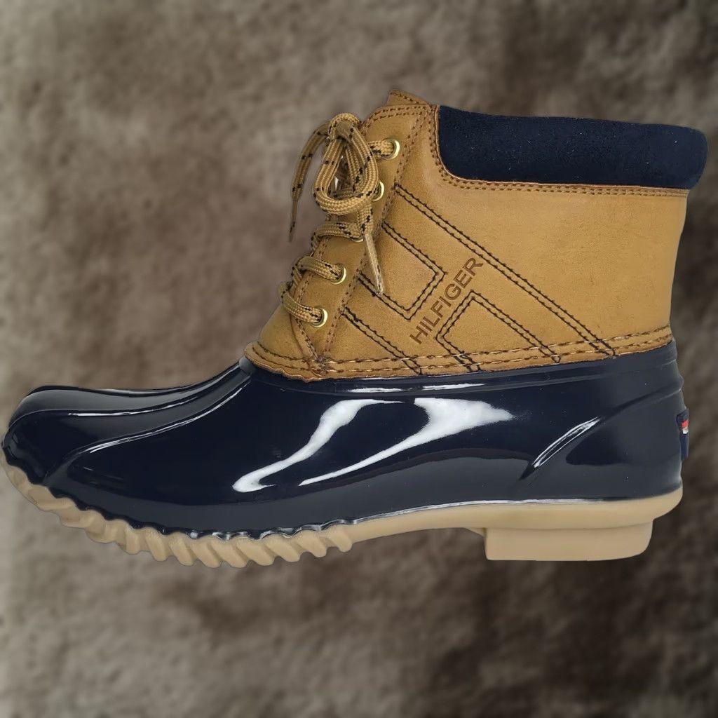 Tommy Hilfiger Tommy Hilfiger Womens Duck Boots Size 7 Navy Blue Brown Faux Fur Warm Waterproof Ankle Logo Boots Womens Size US 7 / IT 37 - 1 Thumbnail