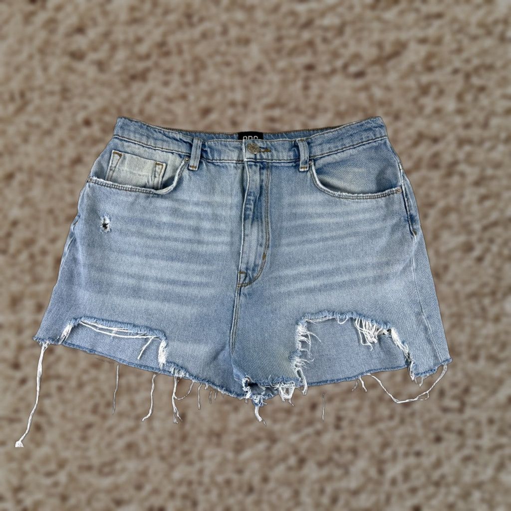 Bdg BDG Shorts Womens Blue Denim 25 Mid Rise Cut-Off 2.0in Inseam 5-Pocket Cotton Blend Medium Wash Java? Size 42" / US 20 - 1 Thumbnail