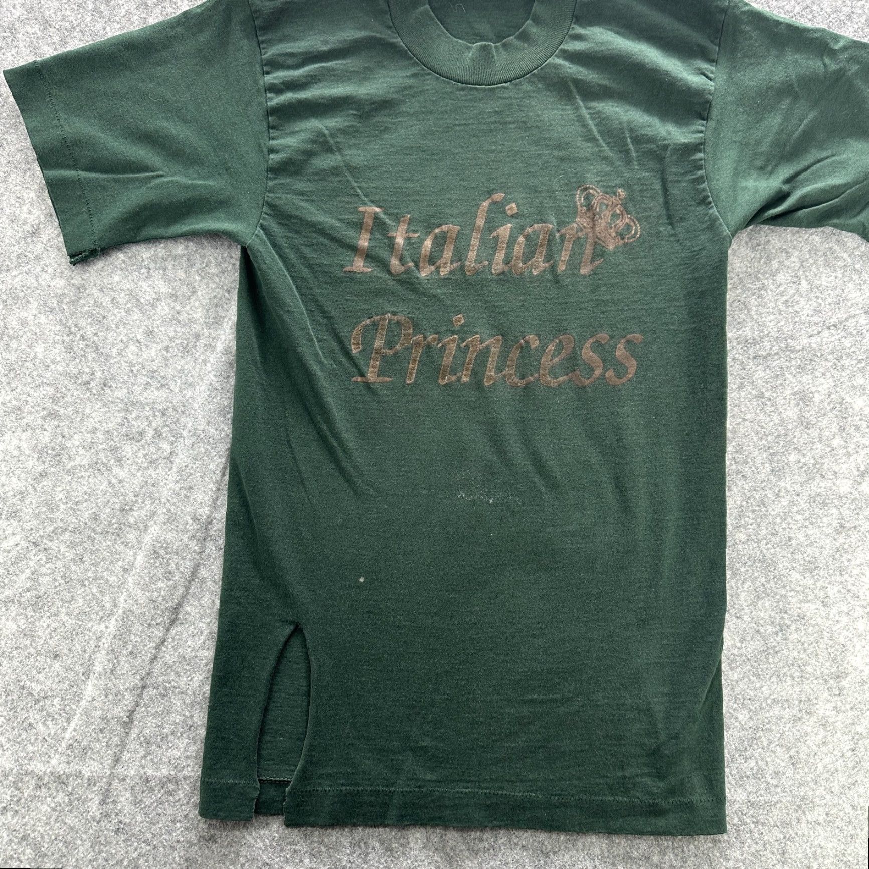 Fruit Of The Loom VINTAGE Princess Shirt Womens Small Green Crown Graphic Fruit of the Loom 90s SS READ Size S / US 4 / IT 40 - 2 Thumbnail