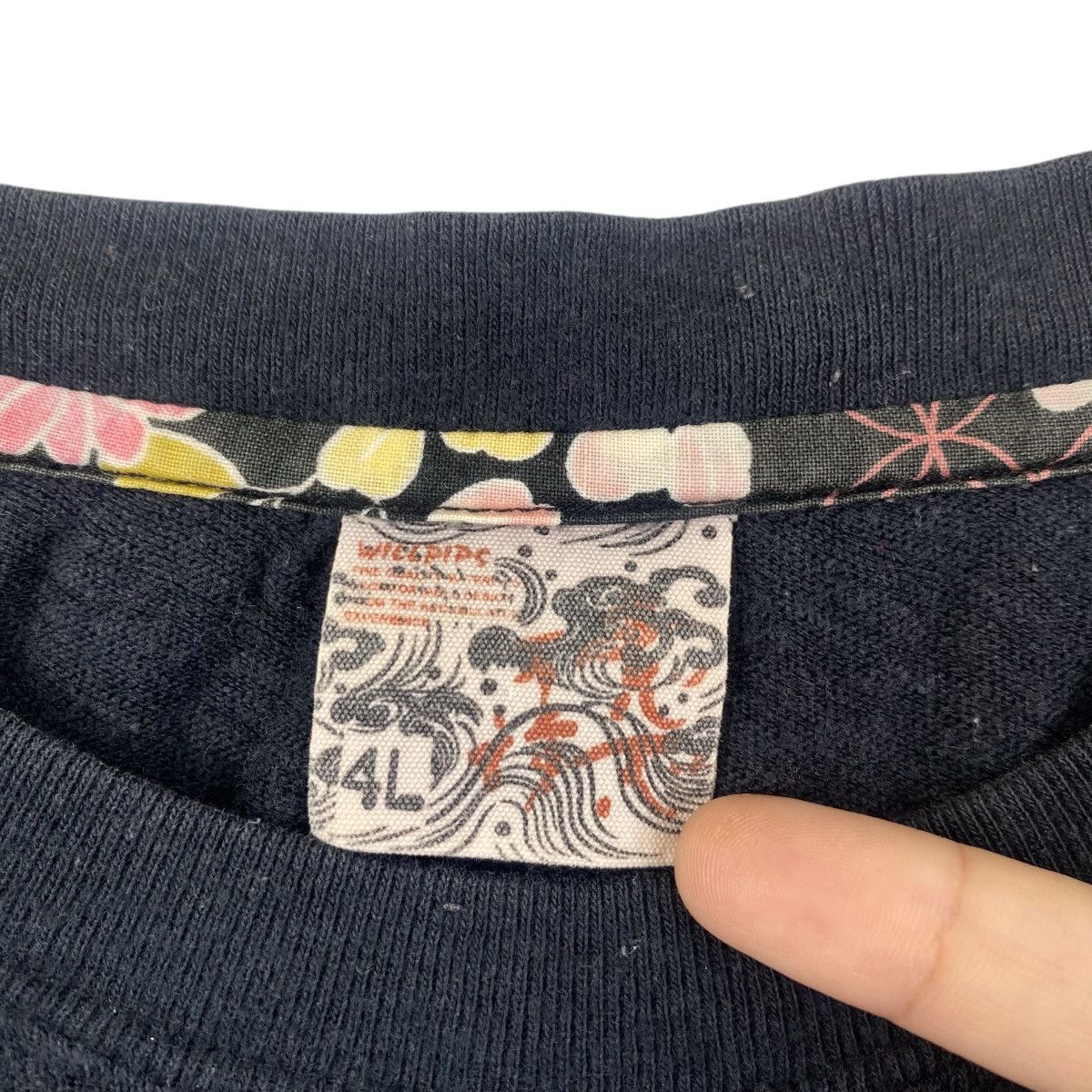 Vintage Vintage Sukajan Souvenir Japan Tee Shirt Big Logo Japanese Size US XXL / EU 58 / 5 - 7 Thumbnail