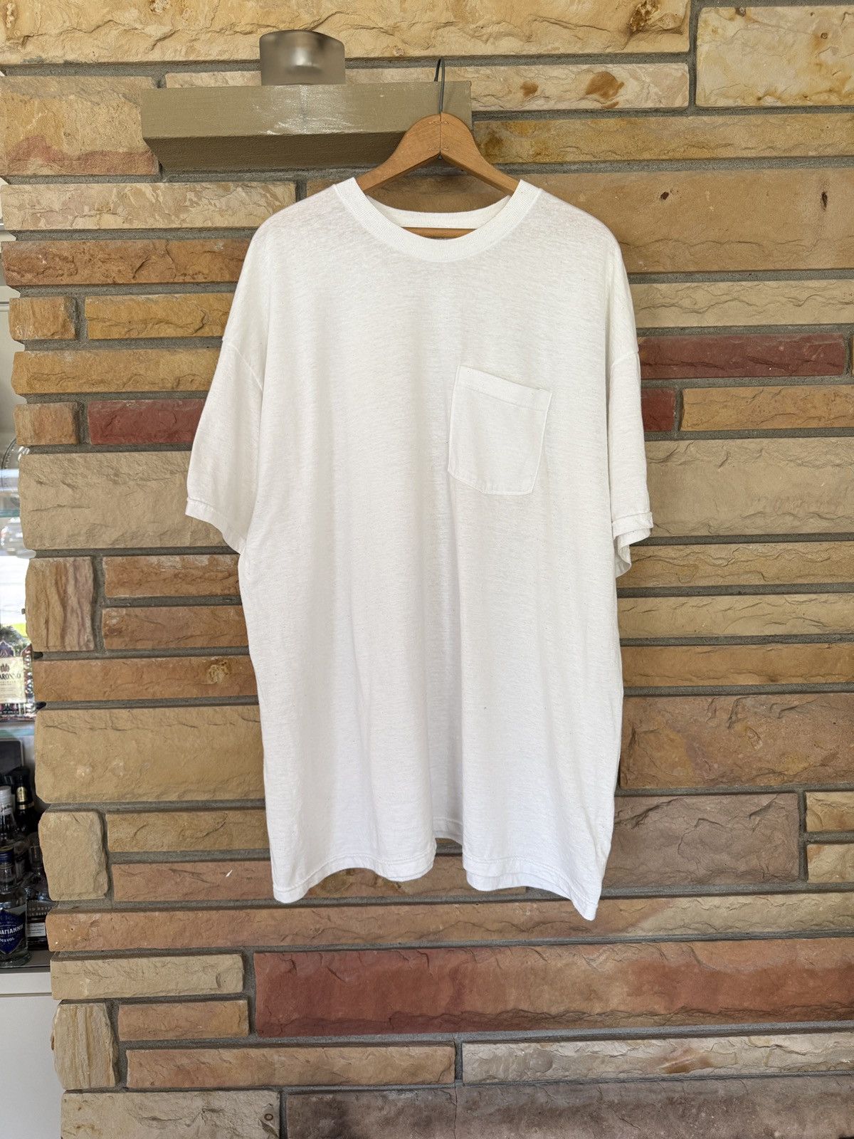 Vintage 90s Fruit of the Loom Blank White Pocket Tee