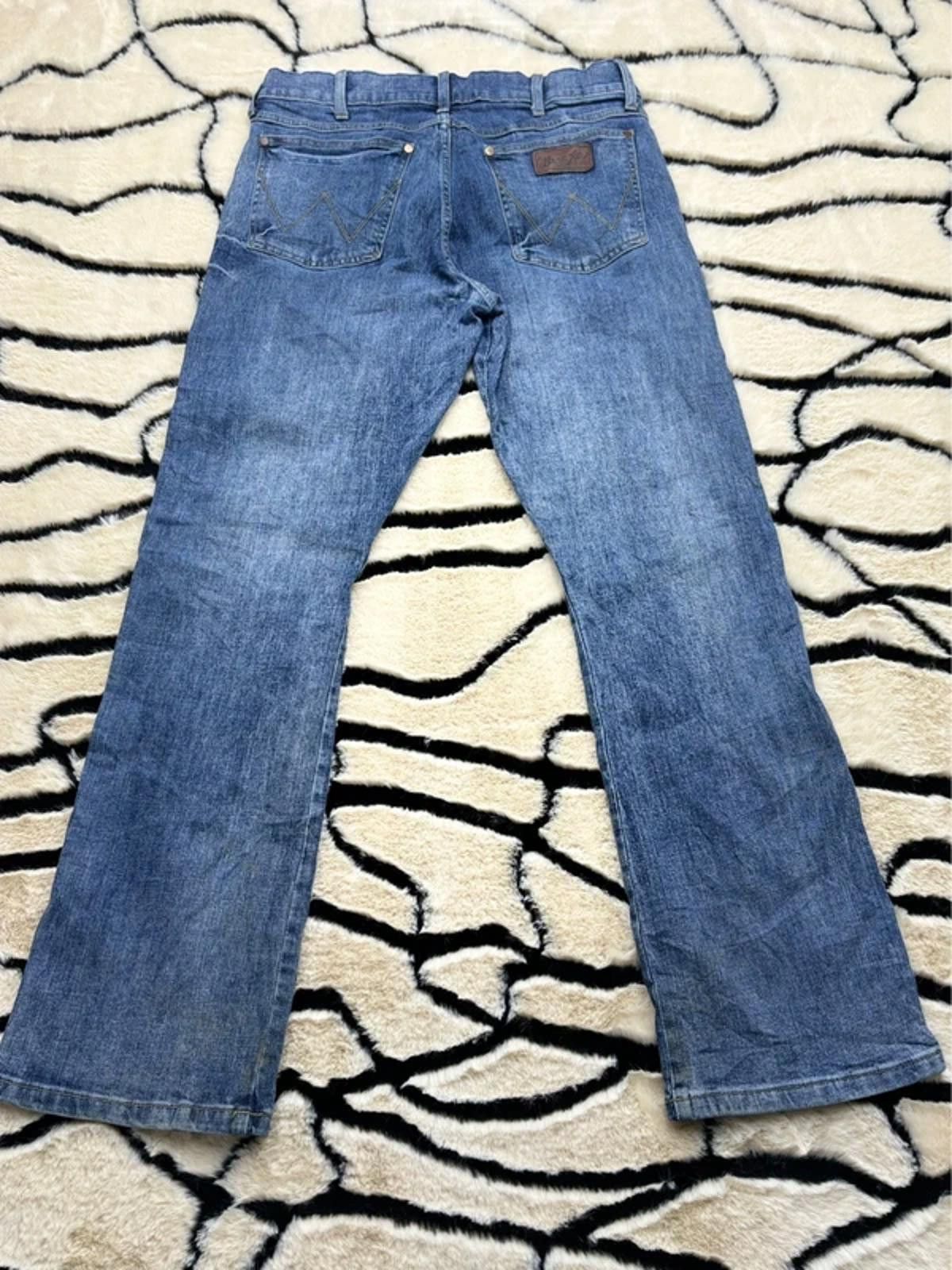 Other Men’s vintage wrangler baggy fit jeans Y2K style size 30x32 Size US 30 / EU 46 - 2 Thumbnail