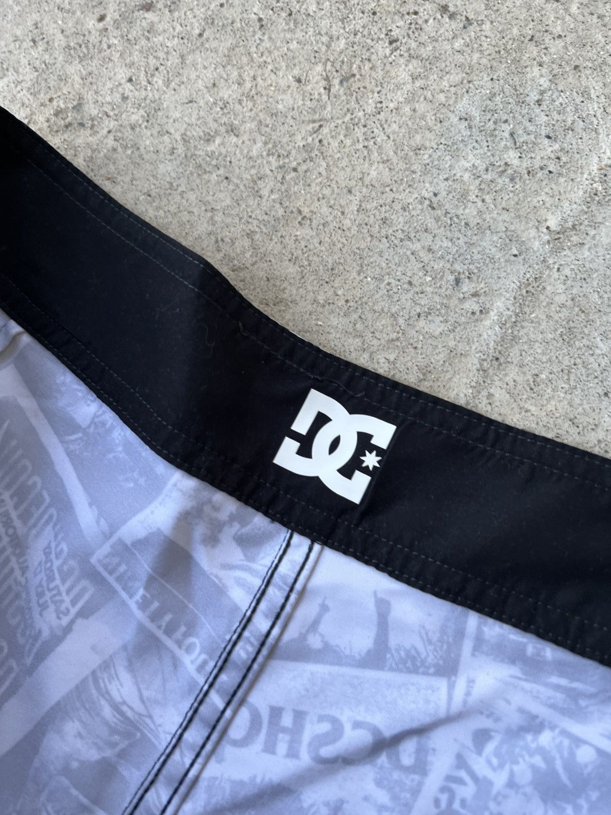 DC DC Shoes Shorts Size US 36 / EU 52 - 2 Thumbnail