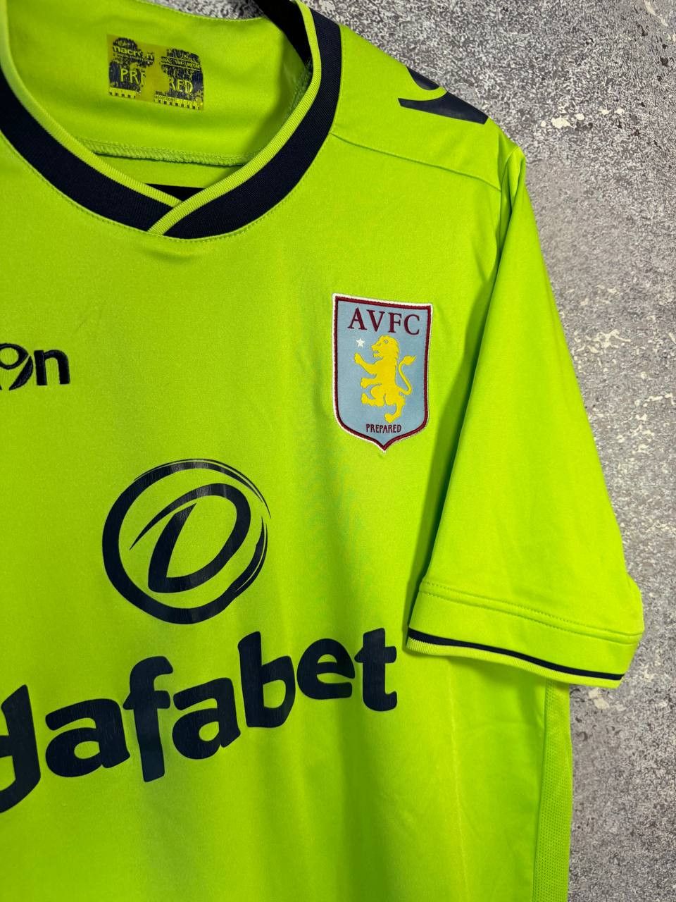 Macron × Vintage Vintage Aston Villa 2013/14 Macro Soccer Jersey Size US XL / EU 56 / 4 - 8 Thumbnail