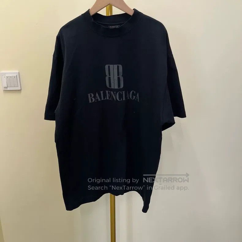 Balenciaga Balenciaga Round Neck Short Sleeve Pure Cotton T-Shirt Size US XS / EU 42 / 0 - 1 Thumbnail
