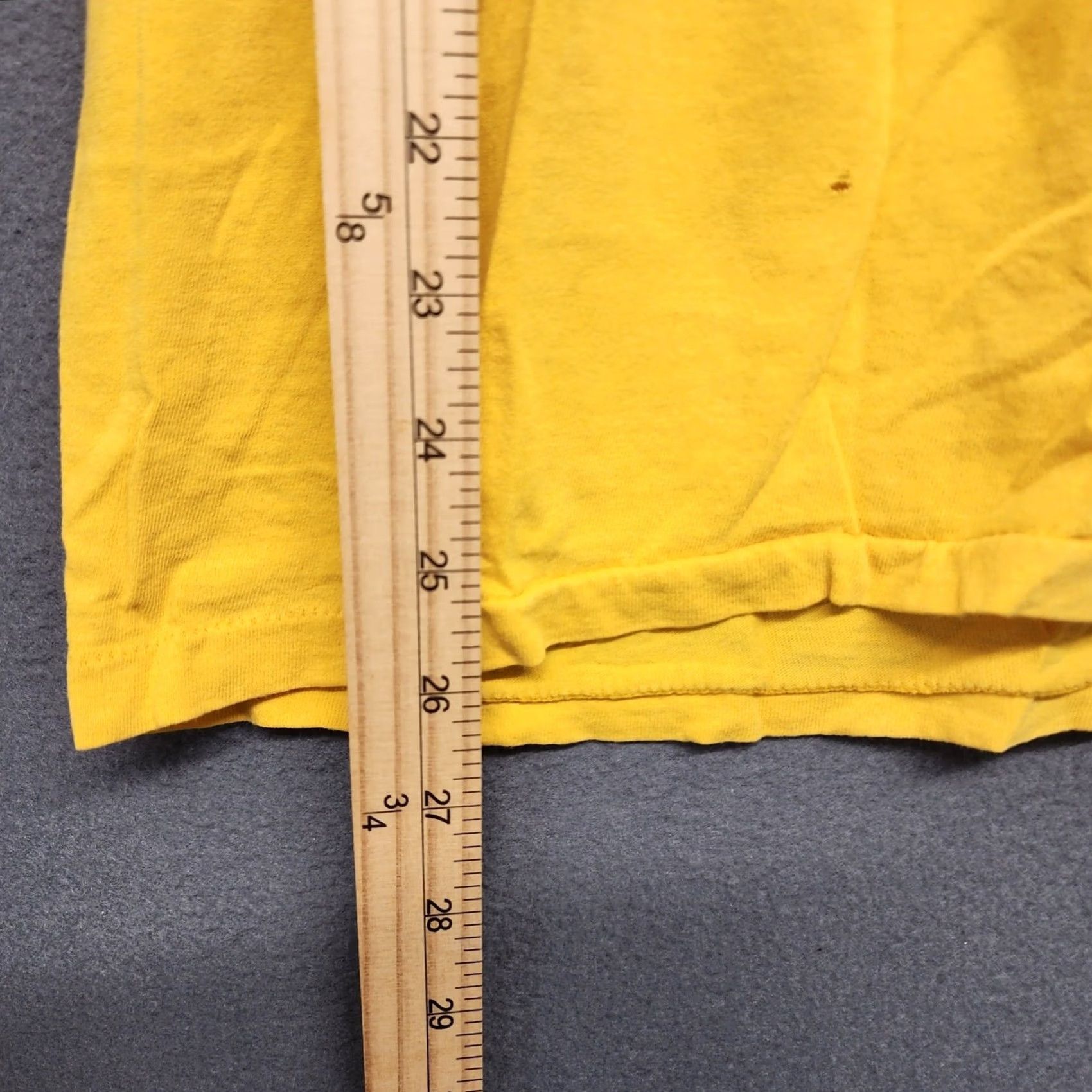 Hanes VINTAGE Hanes T Shirt Mens Large Yellow Crew Neck Pocket Distressed Thrashed Mens Size US L / EU 52-54 / 3 - 5 Thumbnail