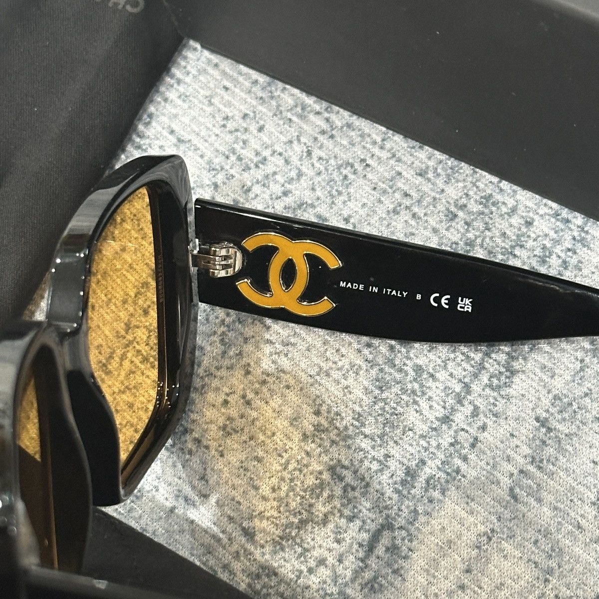 Chanel CHANEL 0CH5541 1799/7 SUNGLASSES Size ONE SIZE - 5 Thumbnail