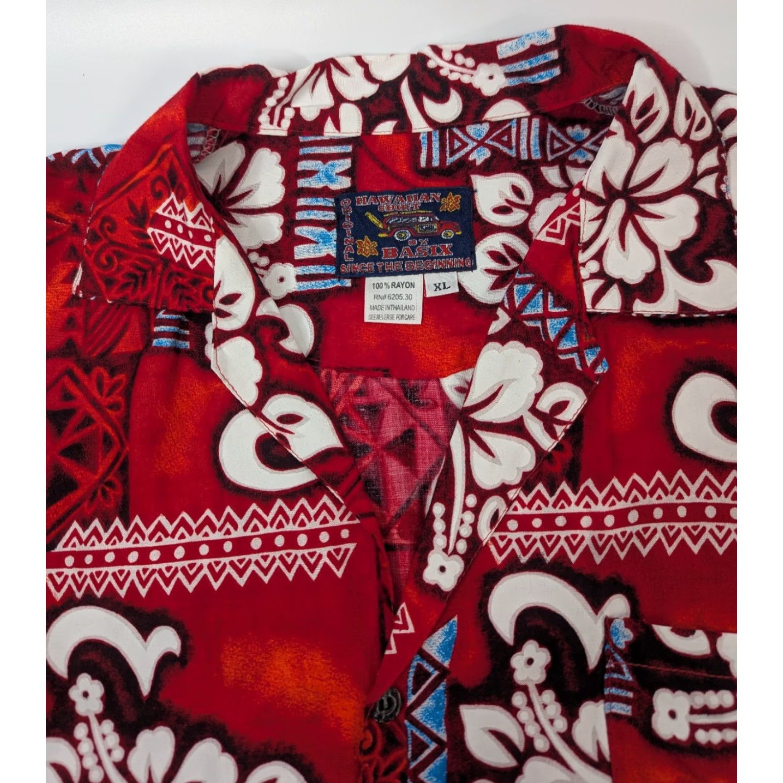 Vintage Basix Mens Hawaiian Shirt Red Floral Rayon Short Sleeve Button V-Neck XL Size US XL / EU 56 / 4 - 6 Thumbnail