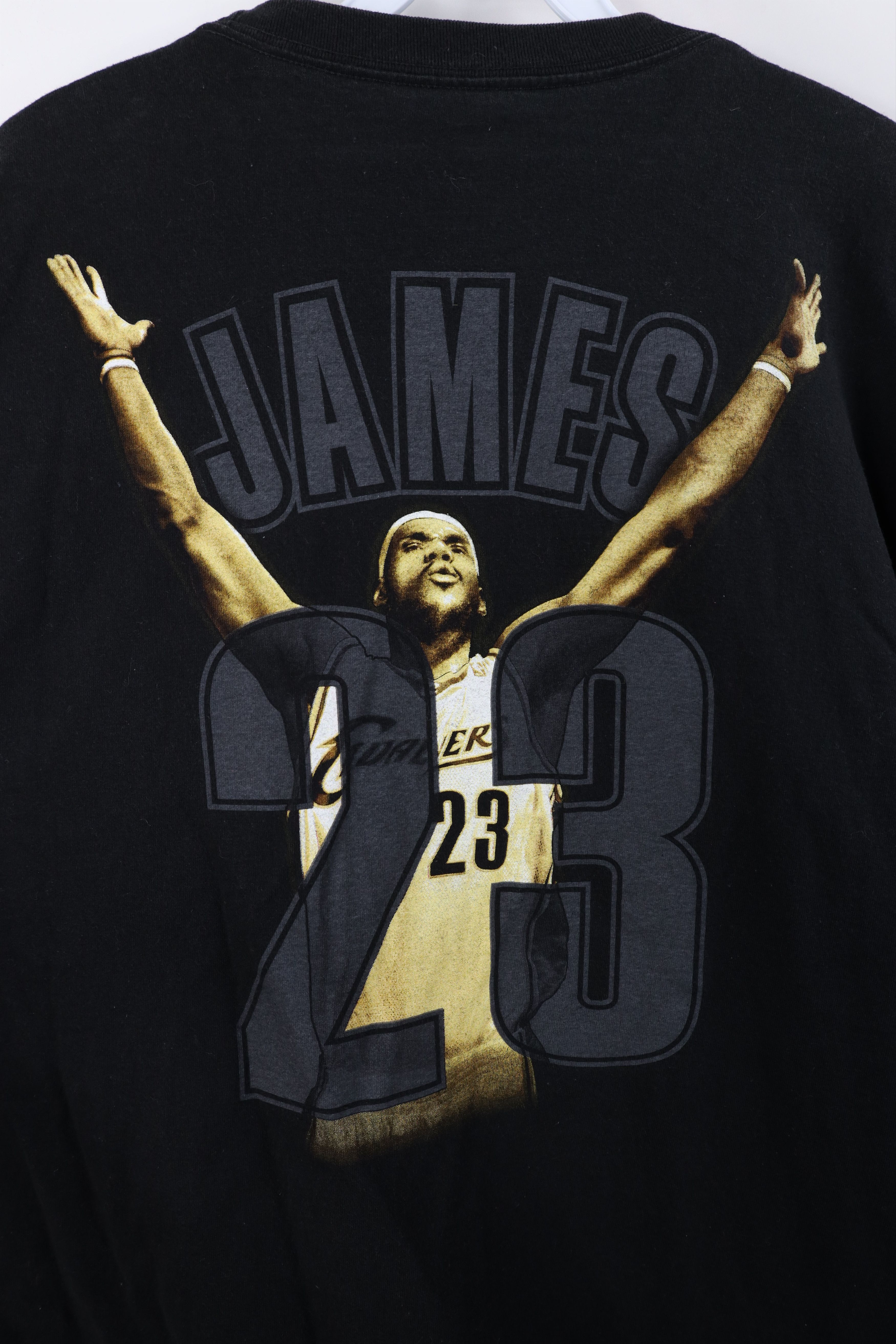 Majestic Vintage Majestic King James Lebron James Cleveland T-Shirt Size US XXL / EU 58 / 5 - 12 Thumbnail