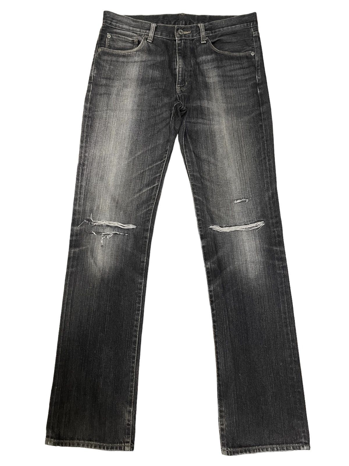 image of Jun Takahashi x Uniqlo Vintage Japanese Uniqlo Washed Style Distressed Jeans in Black (Size 33)