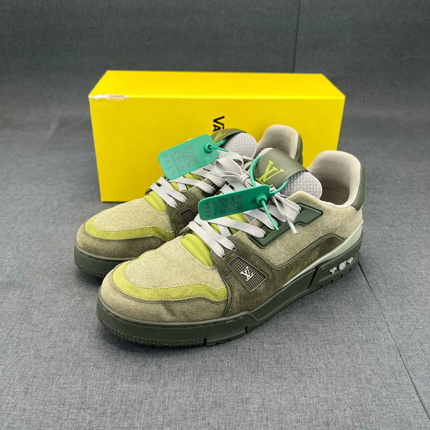 Louis Vuitton LV Trainer Moss Green Size uk8.5 Size US 9.5 / EU 42-43 - 1 Thumbnail