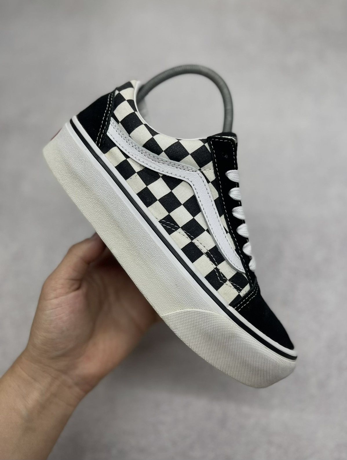 Vans Womens Vans Old School Platforms Shoes Black/White Size US 7.5 / IT 37.5 - 1 Thumbnail