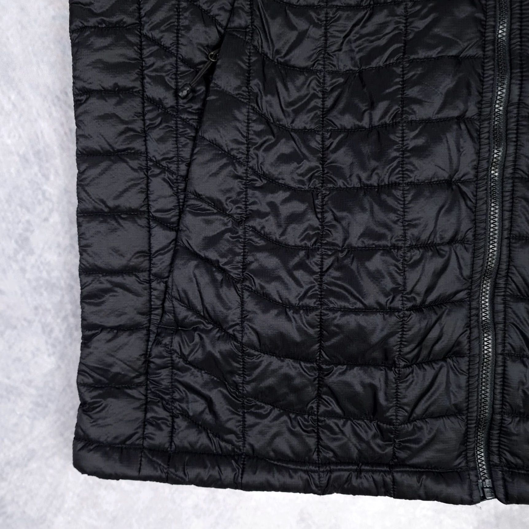 The North Face The North Face Thermoball Vest Mens Medium Black Quilted Lightweight Hike Size US M / EU 48-50 / 2 - 7 Thumbnail