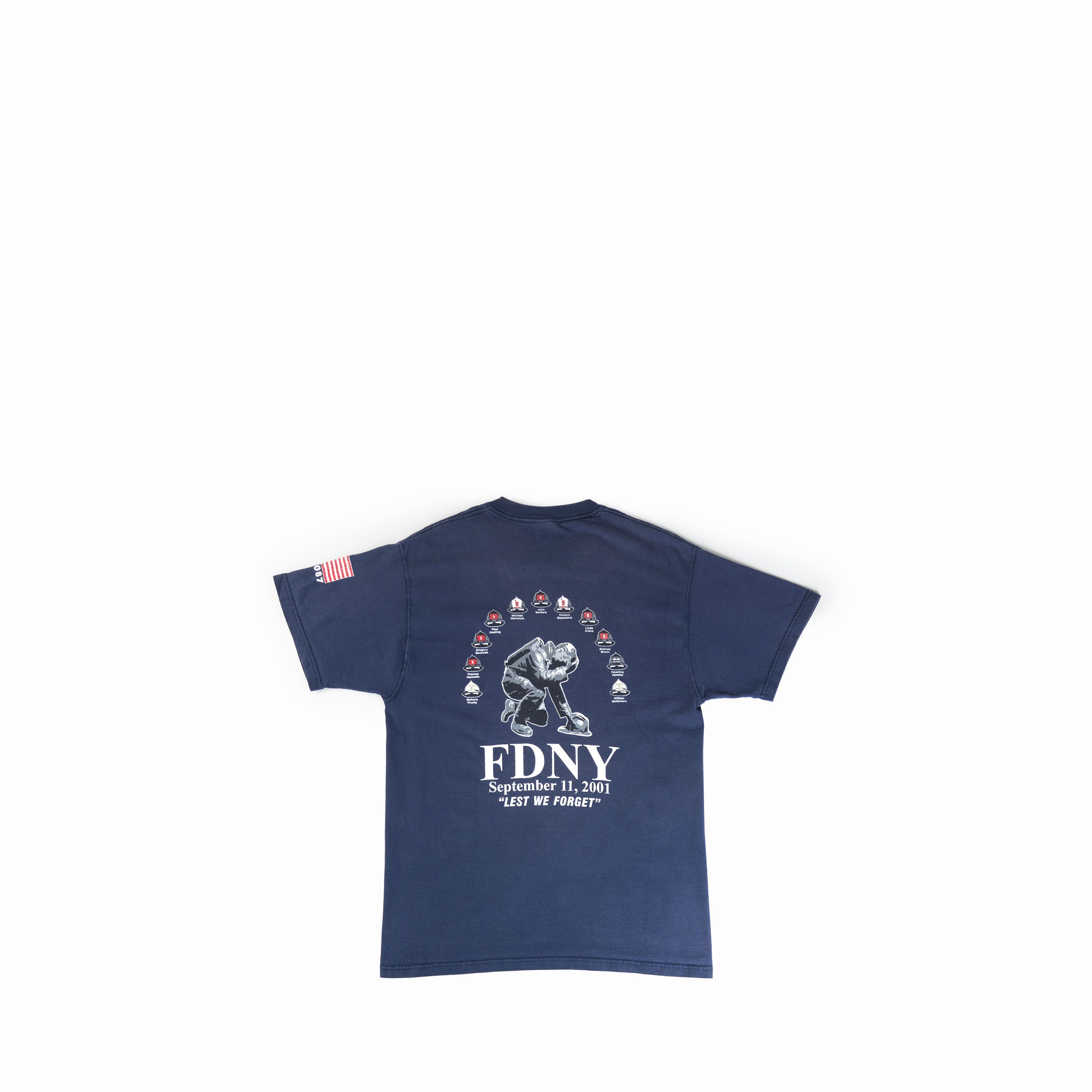 Vintage Vintage 2000's FDNY Fire Dept World Trade Center Tee Shirt Size US L / EU 52-54 / 3 - 2 Thumbnail