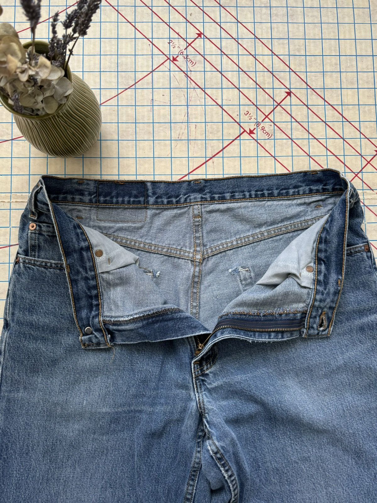 Levi's × Levi's Vintage Clothing × Vintage Vintage Levi’s 550 Medium Wash Size 36 Relaxed Baggy Fit Size US 36 / EU 52 - 7 Thumbnail