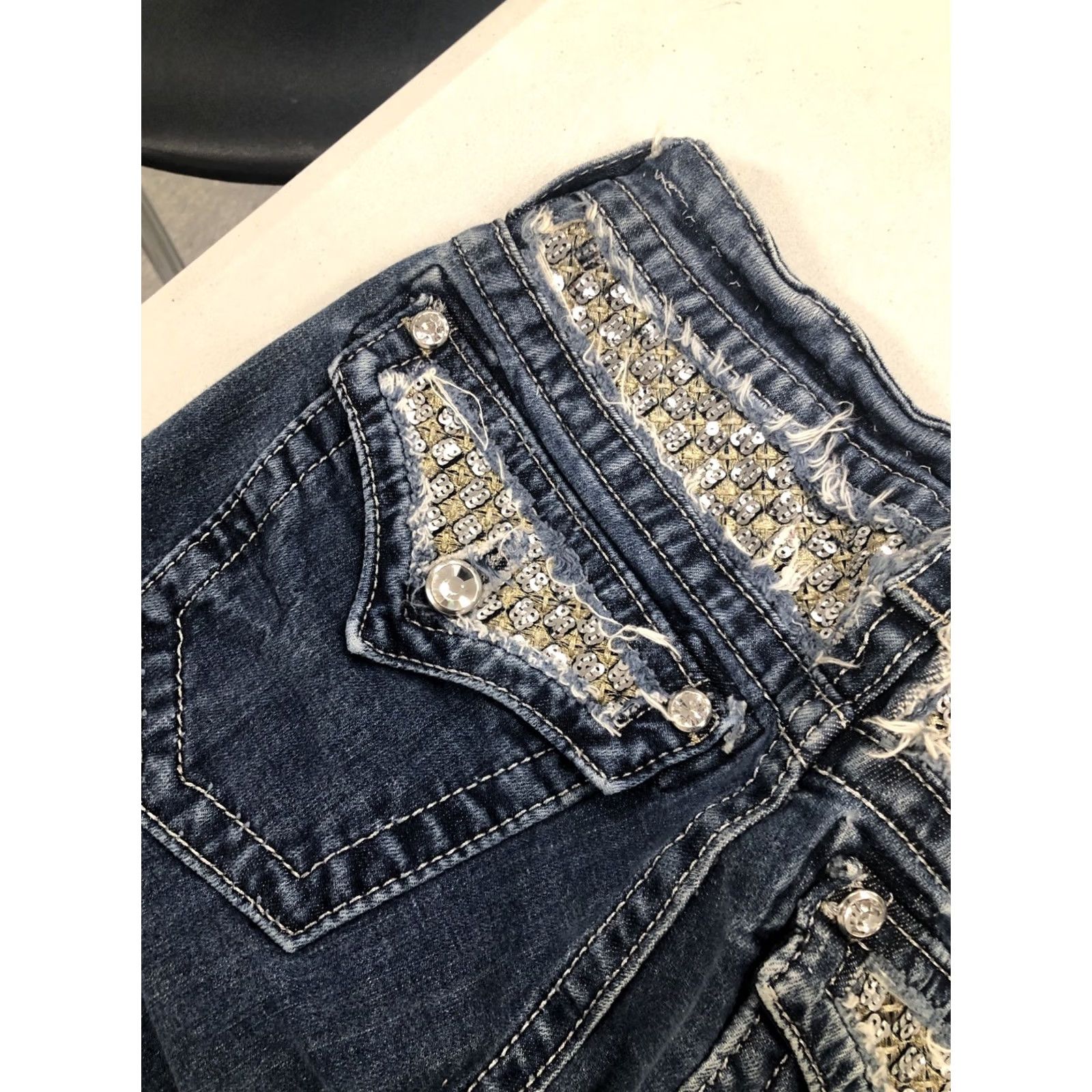 Miss Me MISS Me Boots blue denim Jeans Womens sz 30 x 30.5 bootcut rhinestone bling pockets 5-pocket low rise regular fit denim Size 28" / US 6 / IT 42 - 4 Thumbnail