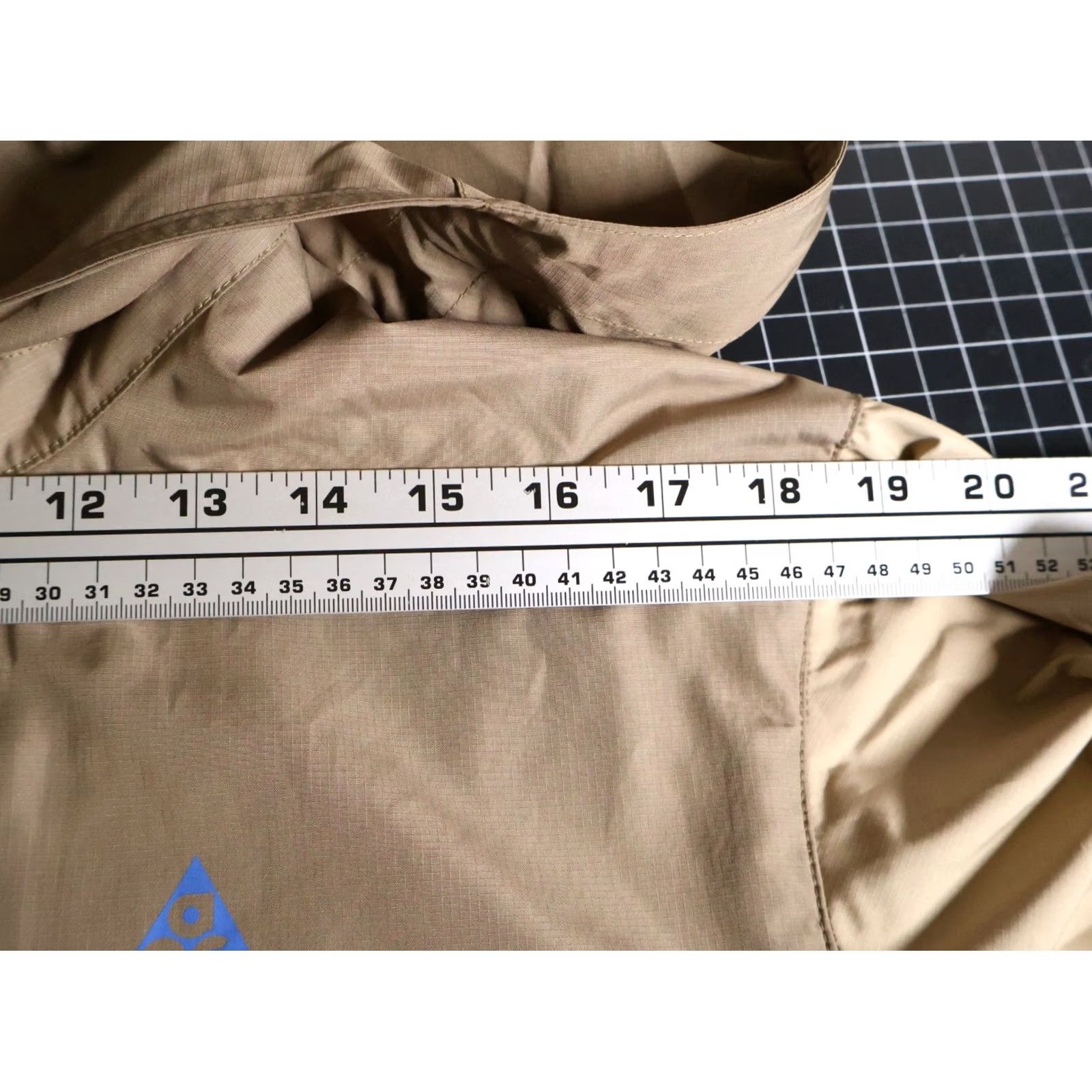 Nike ACG Nike ACG Windbreaker Jacket Men M Beige Hooded Full Zip High Neck Size US M / EU 48-50 / 2 - 7 Thumbnail
