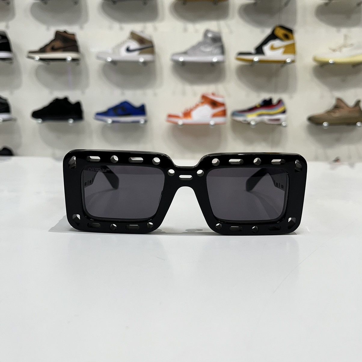 Off-White Off-White Atlantic Cut-Out Detail Square Frame Sunglasses Size ONE SIZE - 2 Thumbnail
