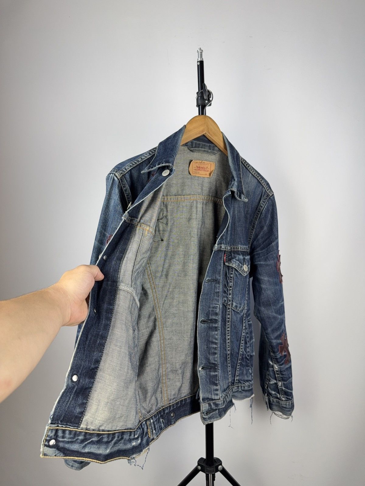 Levi's Vintage Clothing Vintage 90s Archival Chrome Hearts Style Cross Denim Jacket Size US S / EU 44-46 / 1 - 17 Thumbnail