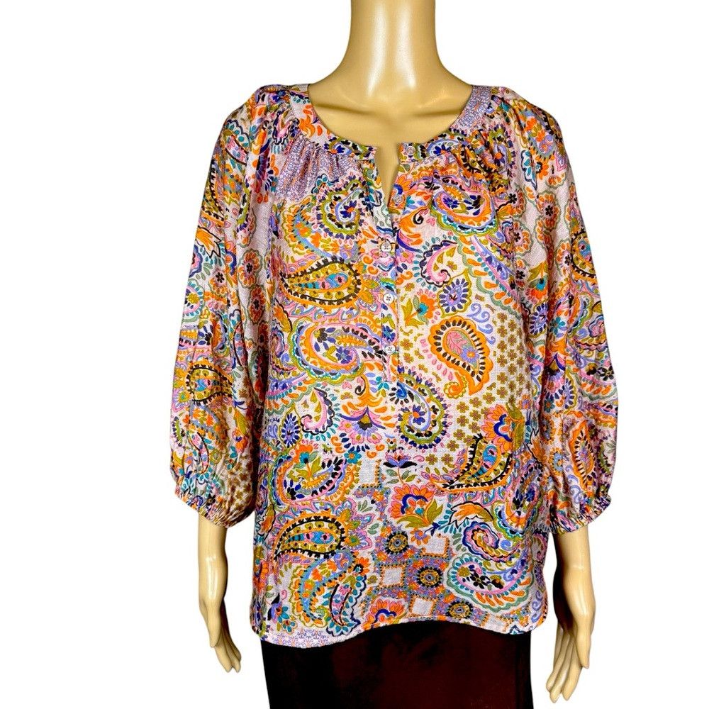 Vince Camuto NWT New Vince Camuto Floral Rayon Henley Blouse Size M Size M / US 6-8 / IT 42-44 - 1 Thumbnail