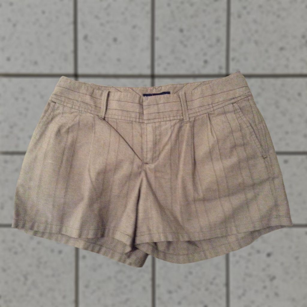 Banana Republic Womens Banana Republic Khaki Shorts 4 Chino Cotton Beige Shirt? Size 27" / US 4 / IT 40 - 1 Thumbnail