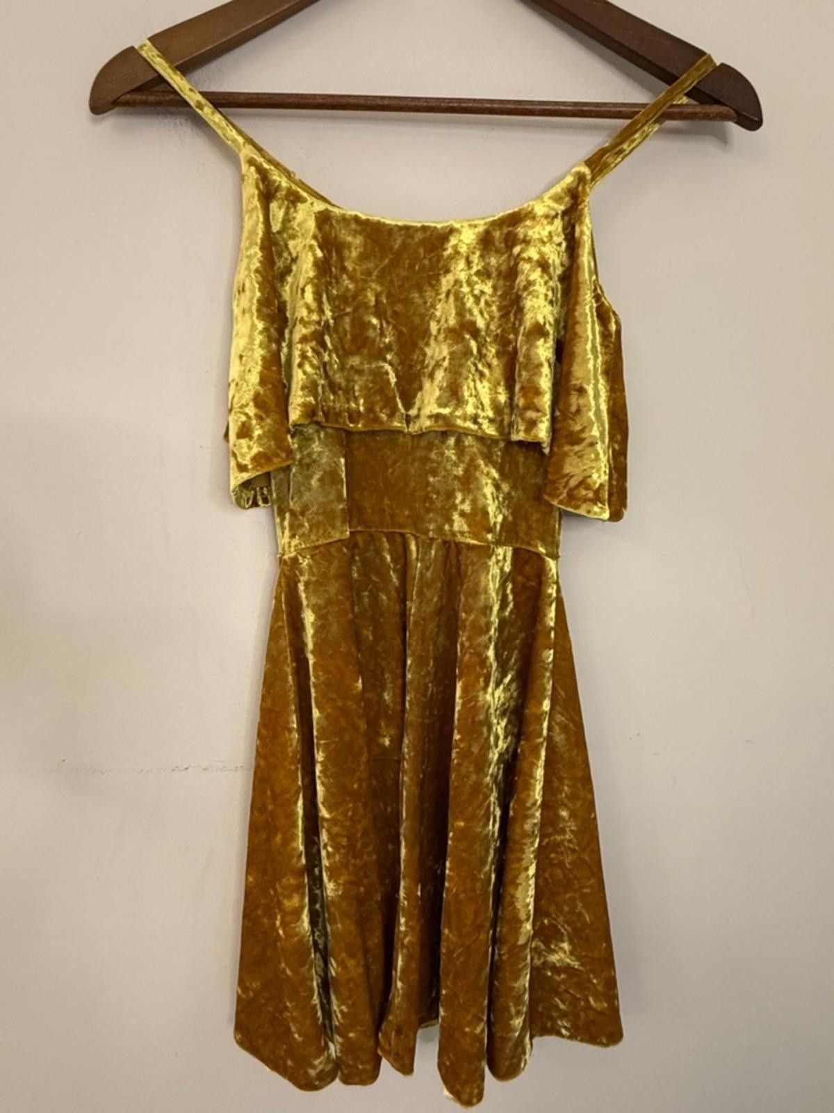 Aquascutum Aqua shimmery gold velvet sleeveless mini dress SZ XS Size XS / US 0-2 / IT 36-38 - 1 Thumbnail