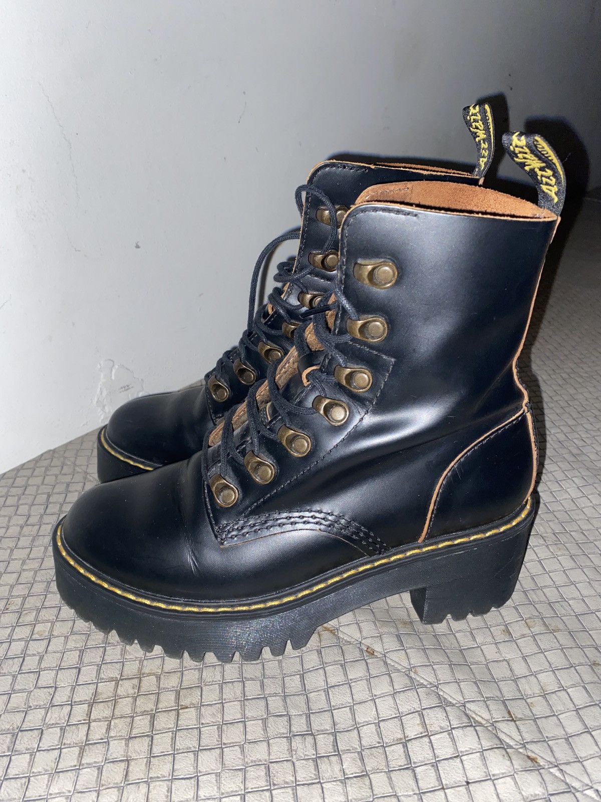 Dr. Martens Dr.Martens Leona Boots Size US 6 / IT 36 - 4 Thumbnail