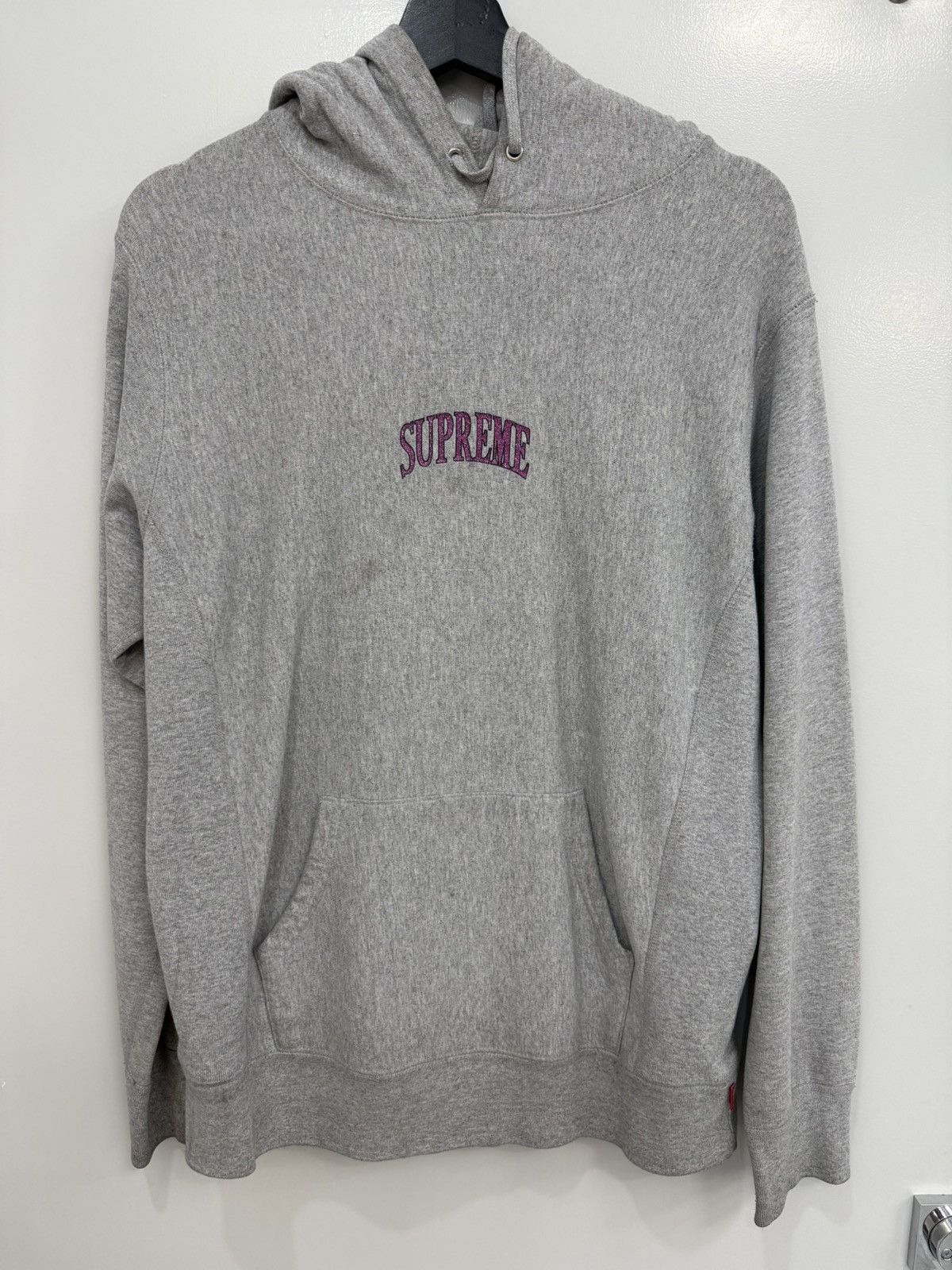 Supreme Grey Glitter Logo